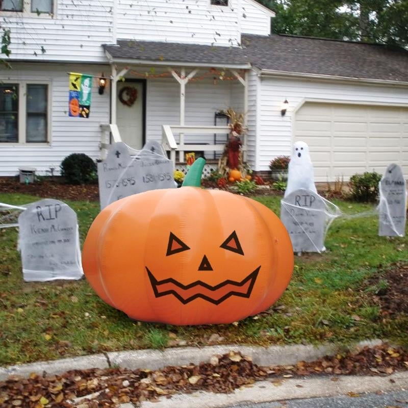 Custom Holiday Inflatable Characters and Decoration