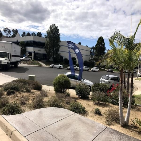 Advertise, King-Size! - With dynamic giant location pins!